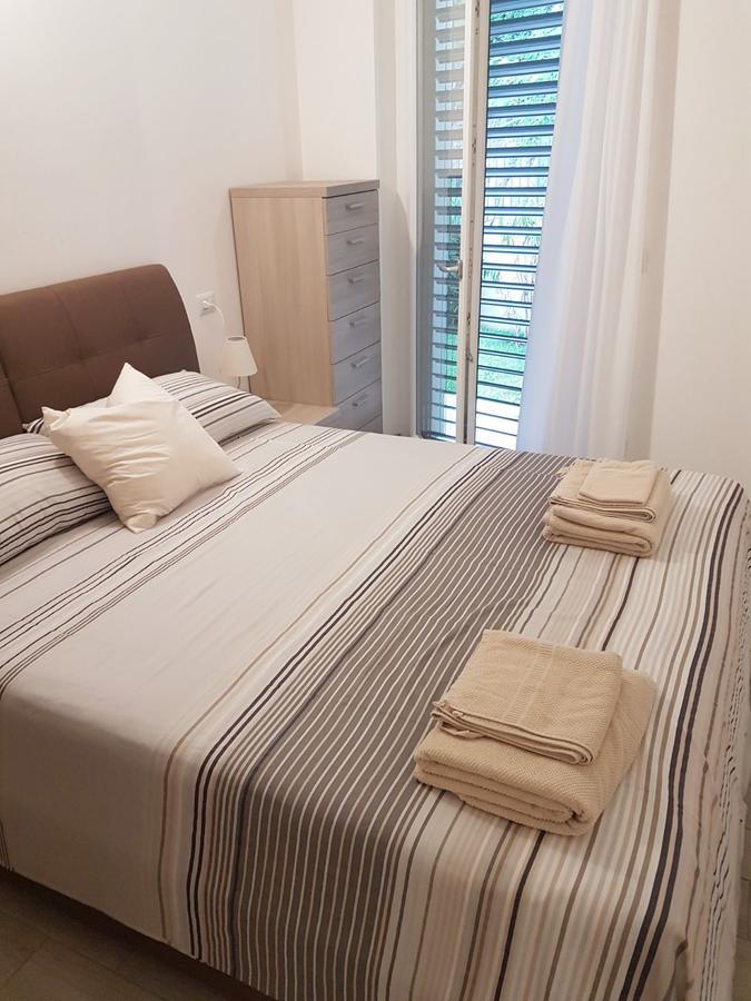 Baia Blu - Luxury Apartments With Pool Cremia Eksteriør billede